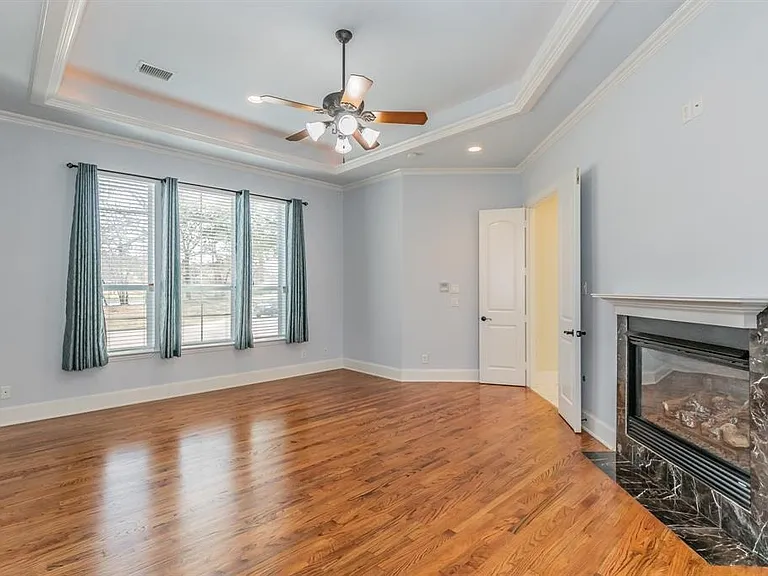 1004 Drake Dr — Photo 5