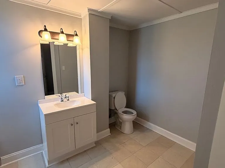 4140 W Broadway — Photo 20