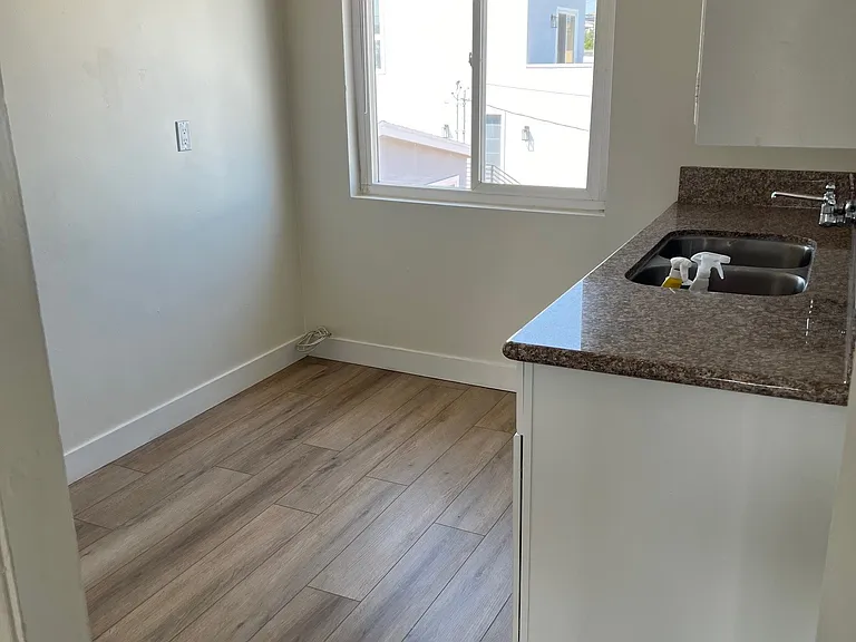 4038 Cherokee Ave #9 — Photo 2