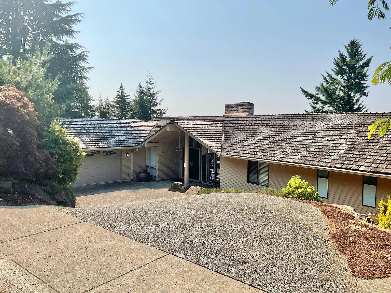 5 bed, 4200 sqft, $6,998 — Photo 3