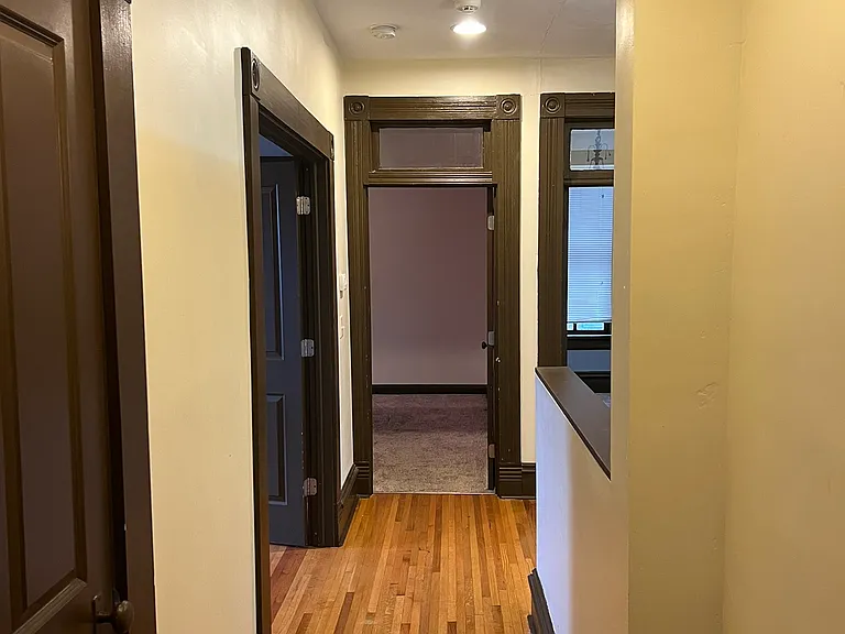 721 W 7th St — Photo 22
