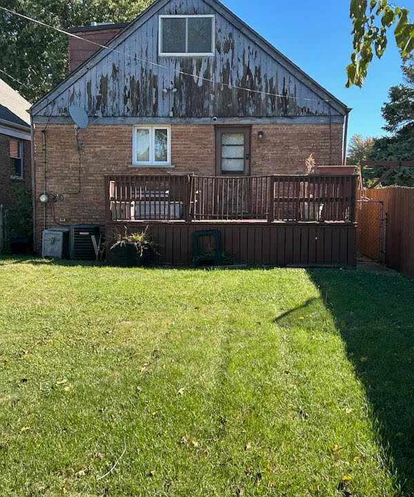 2nd image of 7712 Nagle Ave