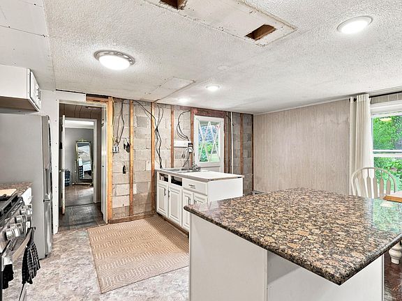 4th image of 3048 Wadhams Rd