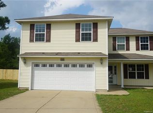 135 Flag Ln, Raeford, NC 28376