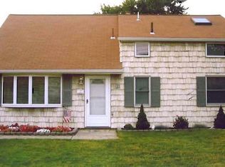 85 W Francis St, Iselin, NJ 08830