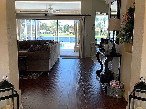 2nd image of 811 Mockingbird Dr