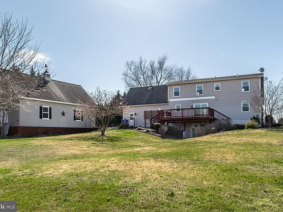 3rd image of 200 Poplar Dr