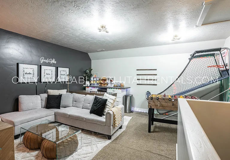 1777 W Yarrow Dr — Photo 20