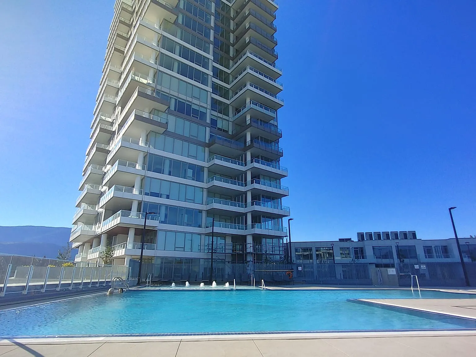 1 bed, 727 sqft, $2,250 — Photo 3