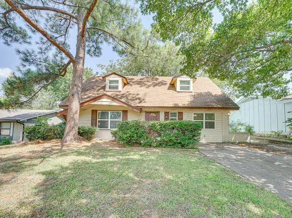 802 Phillips Dr, Ennis, TX 75119