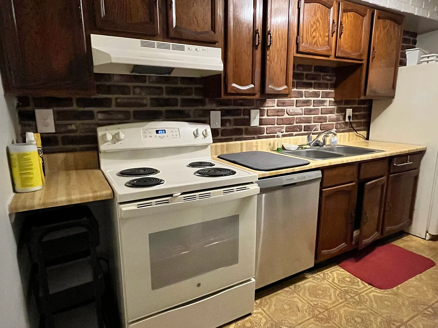 2 bed, 950 sqft, $1,650 — Photo 1