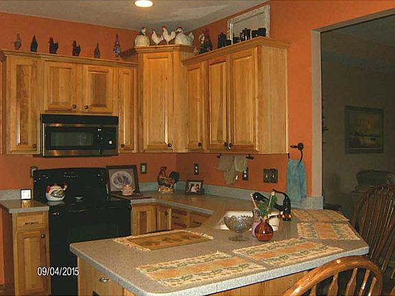 4th image of 1660 Westfield Dr