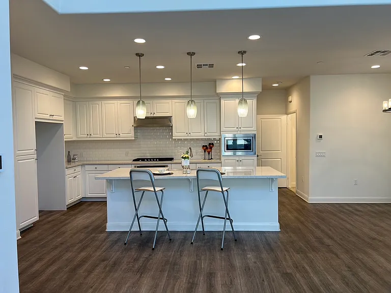 1st floor, kitchen area