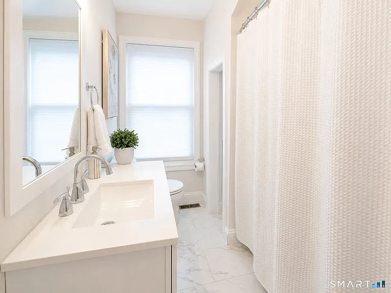 25 Naubuc Ave #5 — Photo 14