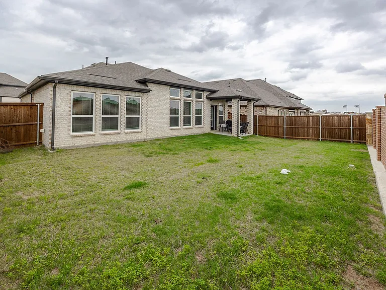 5928 Mustang Creek Ln — Photo 31