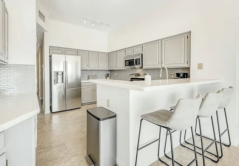 11017 E Becker Ln — Photo 4