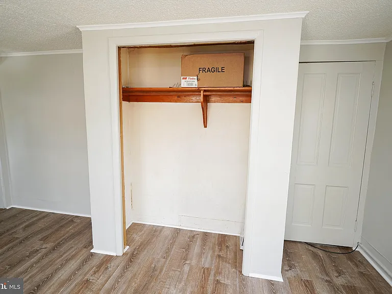 202 E Grove St #A — Photo 21