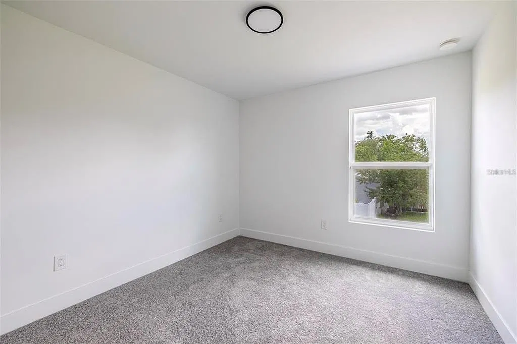 3 bed, 2.5 bath, 1536 sqft, $2,100 — Photo 4