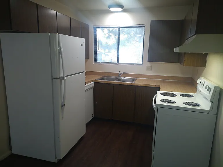 981 N 150 W #4 — Photo 4