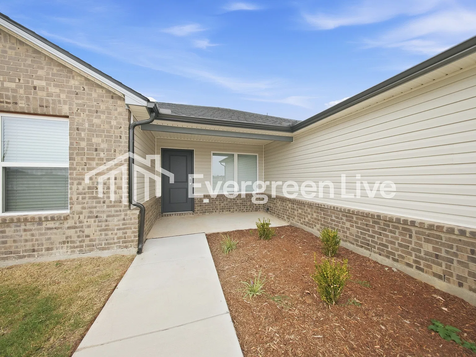 3 bed, 2.0 bath, 1633 sqft, $1,645 — Photo 2