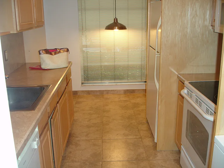 2381 Papaya Dr #C — Photo 7