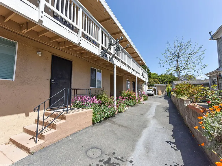 3205 & 3209 California St — Photo 6