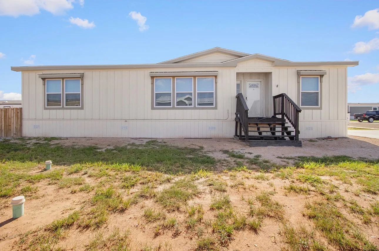 3 bed, 1400 sqft, $2,250 — Photo 1