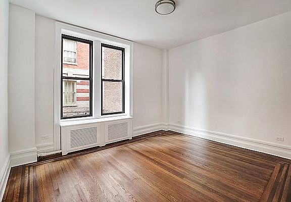 3rd image of 166 W 72nd St APT 3D