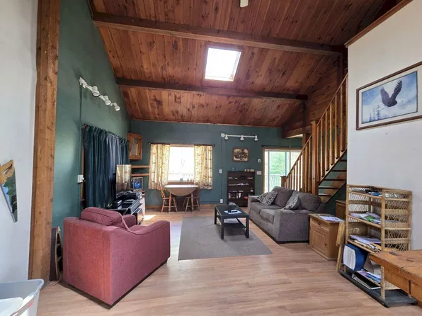 139 Carrabassett Road, New Portland, ME 04961