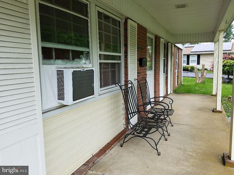 2nd image of 78 Triangle Ln