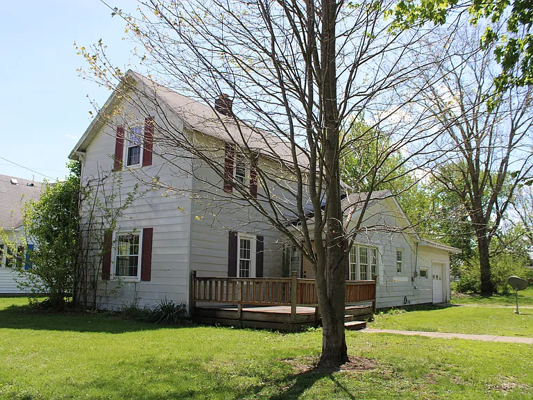 603 E Clyde St — Photo 2
