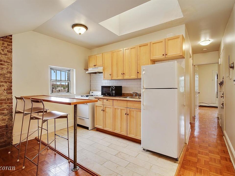 1st image of 306 Lafayette Ave APT 4