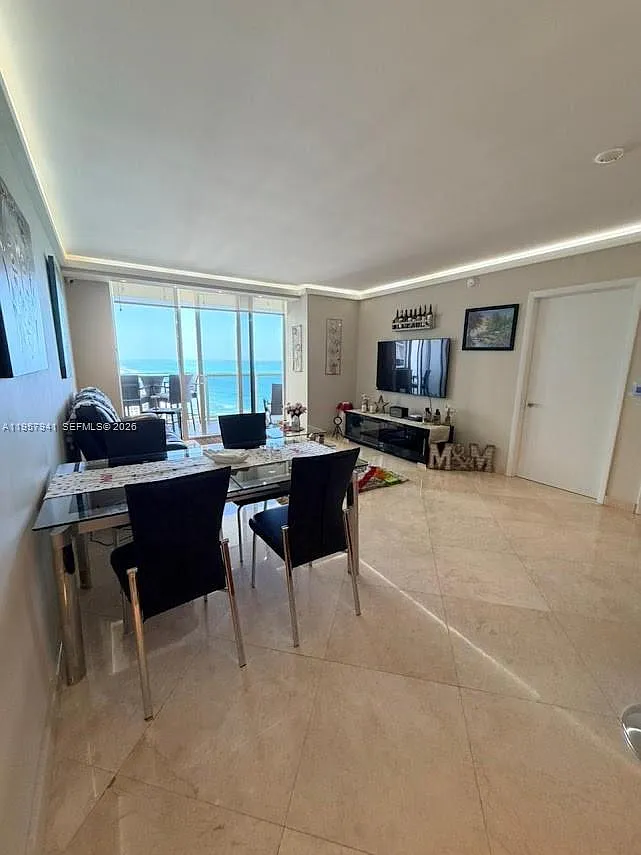 Beach Club Two Condo — Photo 4