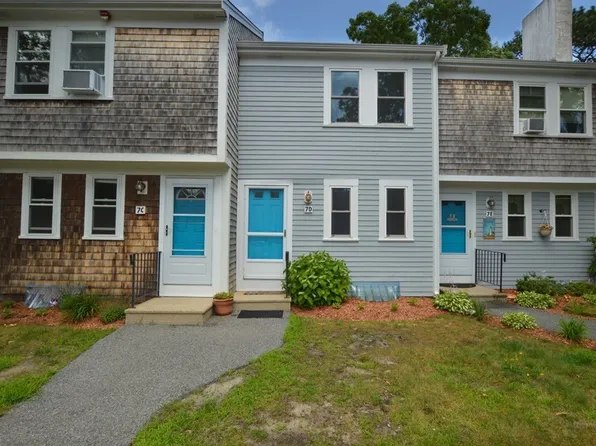 300 Falmouth Rd APT 7D, Mashpee, MA 02649