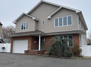 30 N Bellmore Rd, Levittown, NY 11756