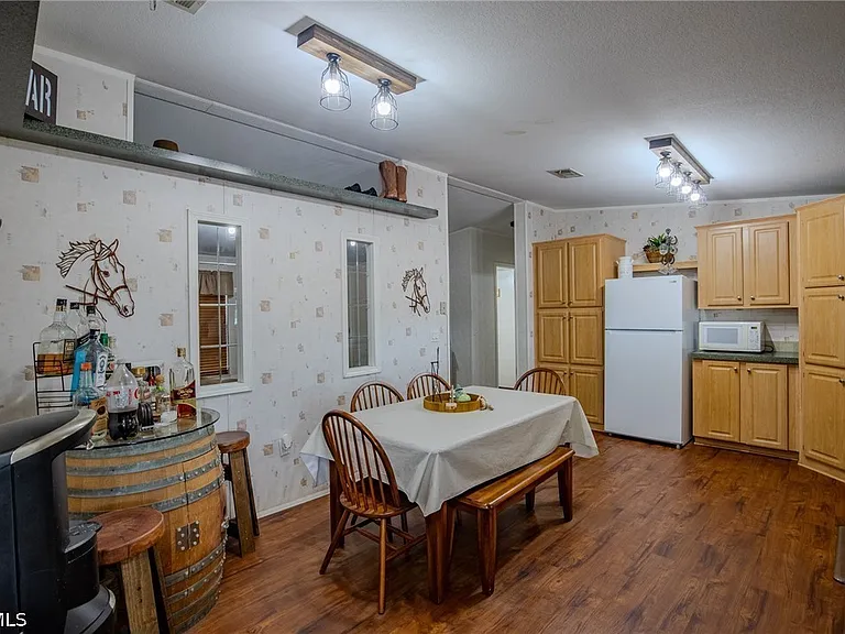 1205 Inverness Ave — Photo 10