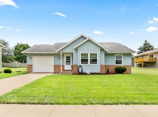 130 Prairie Ridge Ct, North Liberty, IA 52317