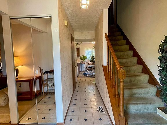 3rd image of 1743 Plains Blvd