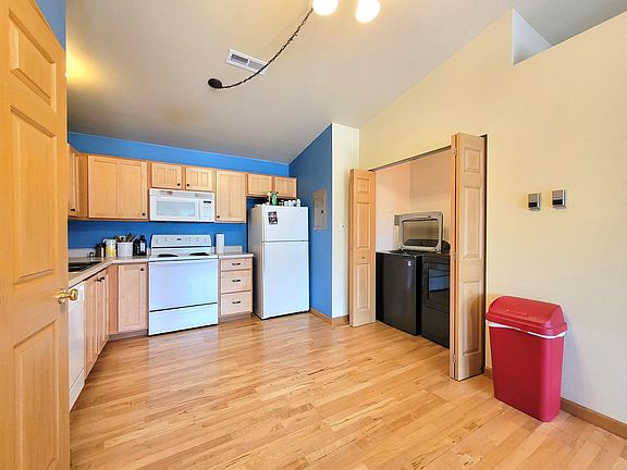 3rd image of 3505 Fallon St Unit 36