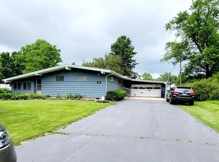 95 N Park Dr, Canton, IL 61520