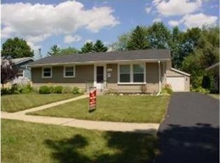 2322 Holmes St, Rockford, IL 61108