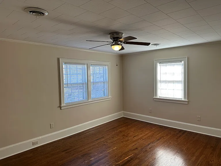 612 Lawrence Ave — Photo 14