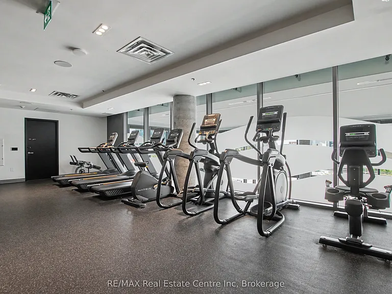 15 Wellington St S #2214 — Photo 25