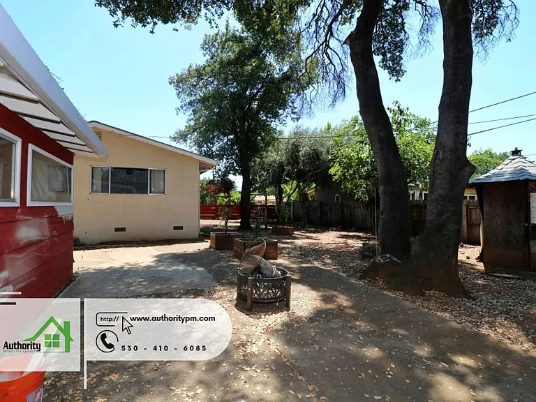 1848 Shady Ln — Photo 31
