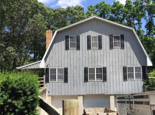 4 Valley Rd, Locust Valley, NY 11560