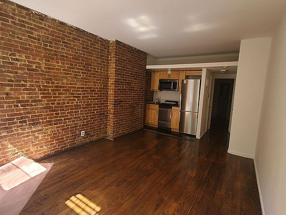 3rd image of 216 E 90th St APT 3RW