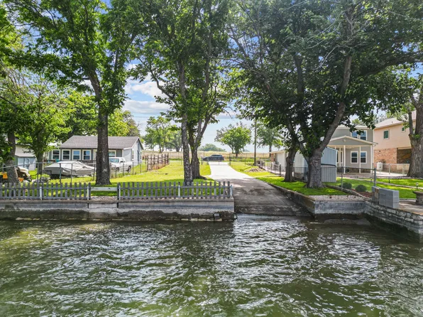 1943 E Lake Dr, Weatherford, TX 76087