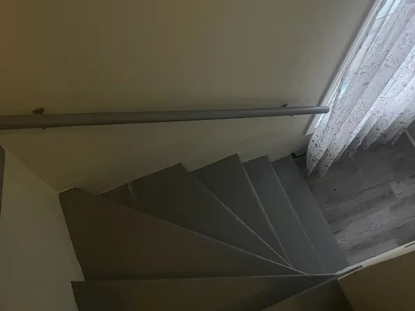 60 Richmond St APT 3, Fall River, MA 02721