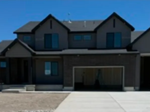 1066 E Ira Hodges Scenic Pkwy #16, Eagle Mountain, UT 84005