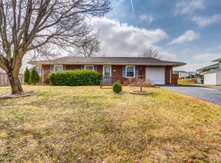 103 E Amhurst St, Sterling, VA 20164
